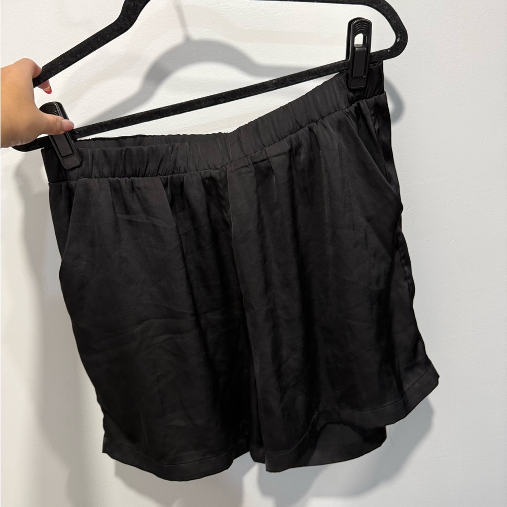 High-Waist Black Satin Women’s Shorts with Pockets in Like New Condition!